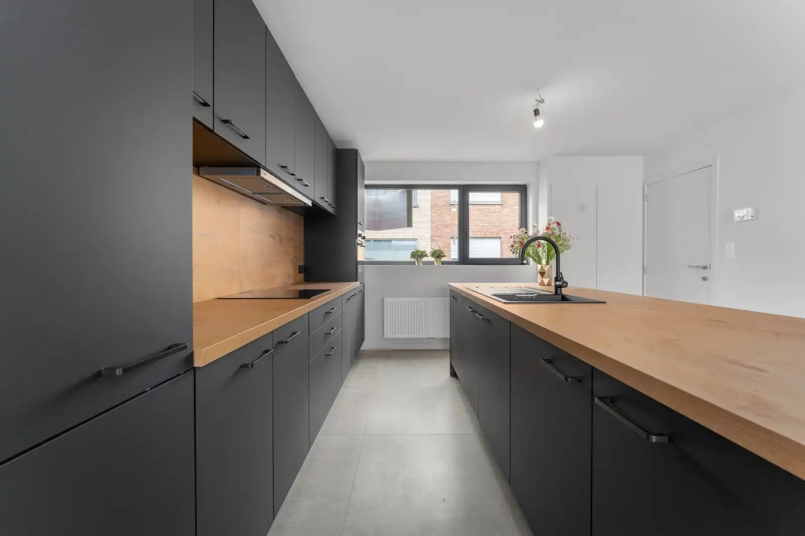 Instapklare, stijlvol gerenoveerde rijwoning in het hart van Bredene-Dorp foto 6