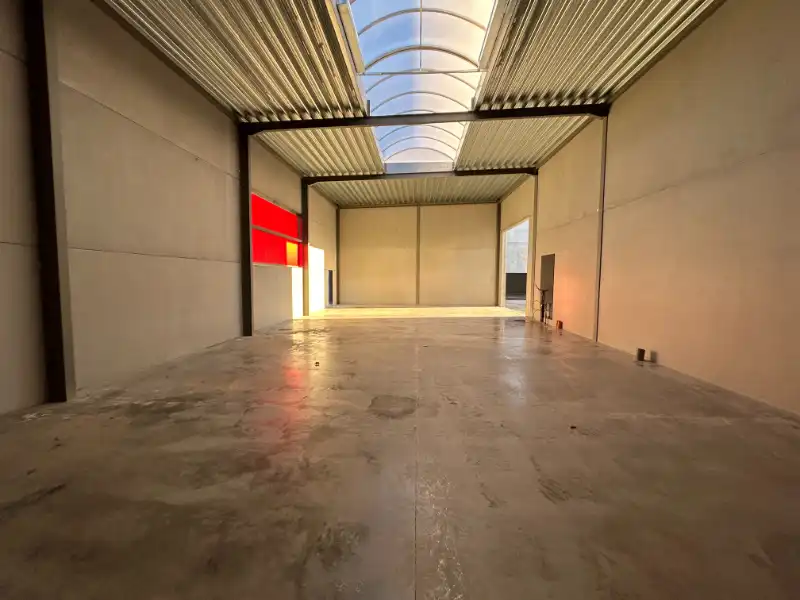 Opslag- of magazijnruimte te huur – 232 m² foto 3