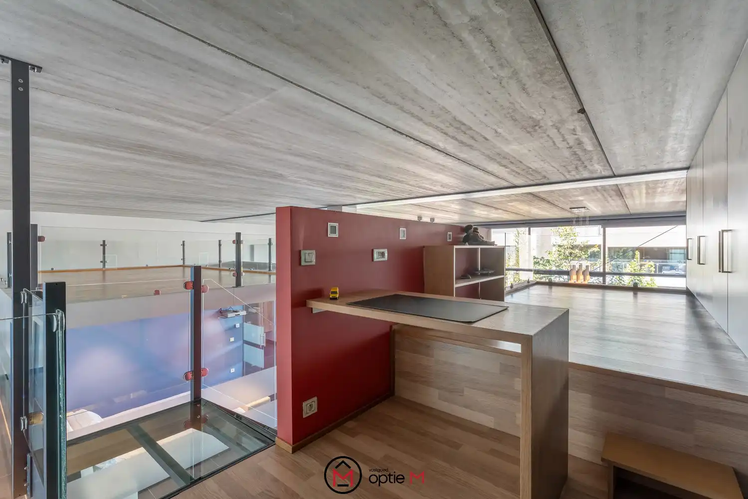 Unieke loft met 2 slaapkamers, terras en parking foto 22