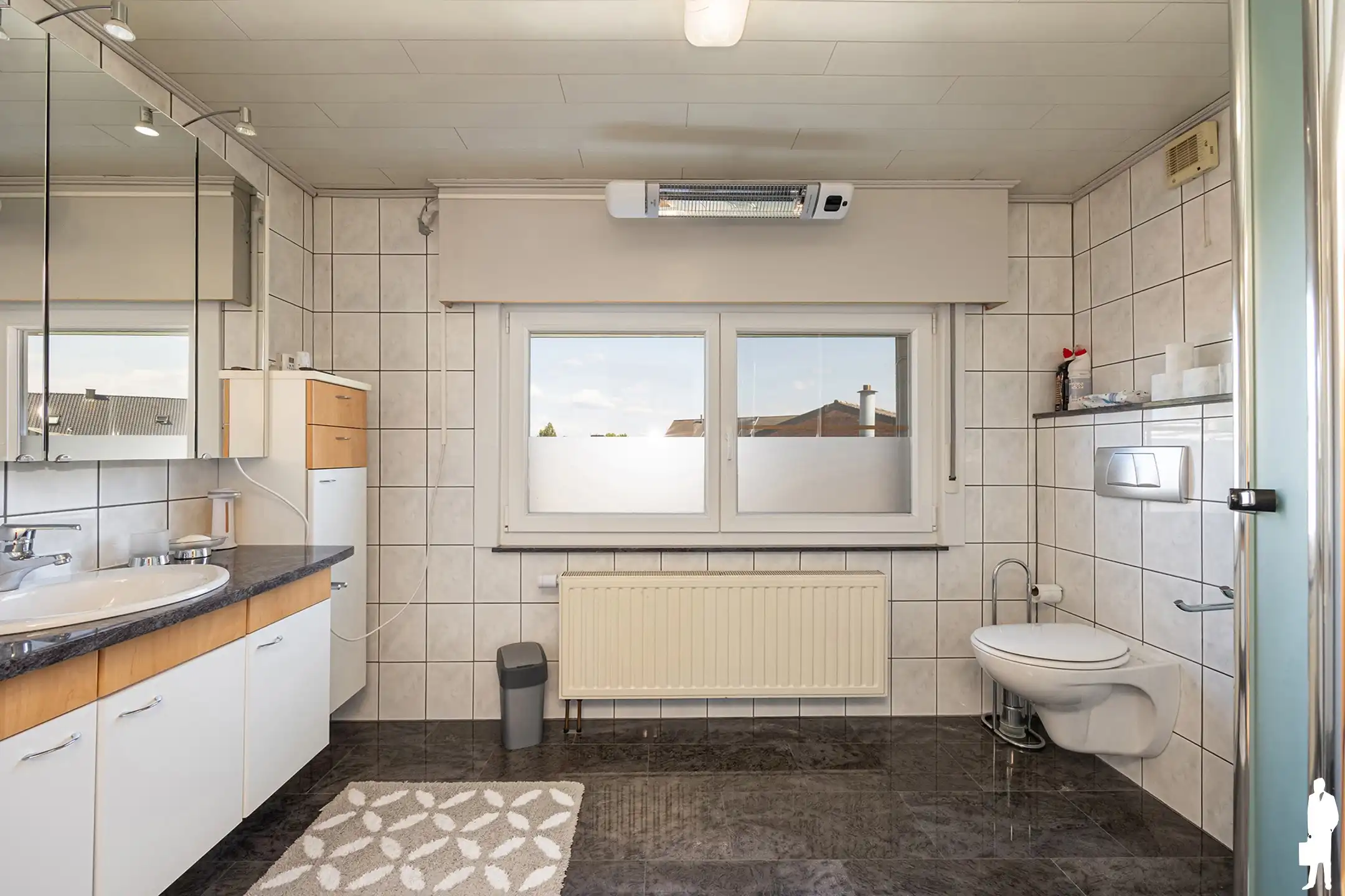 Ruime woning met 4 slaapkamers en garage op rustige ligging foto 15