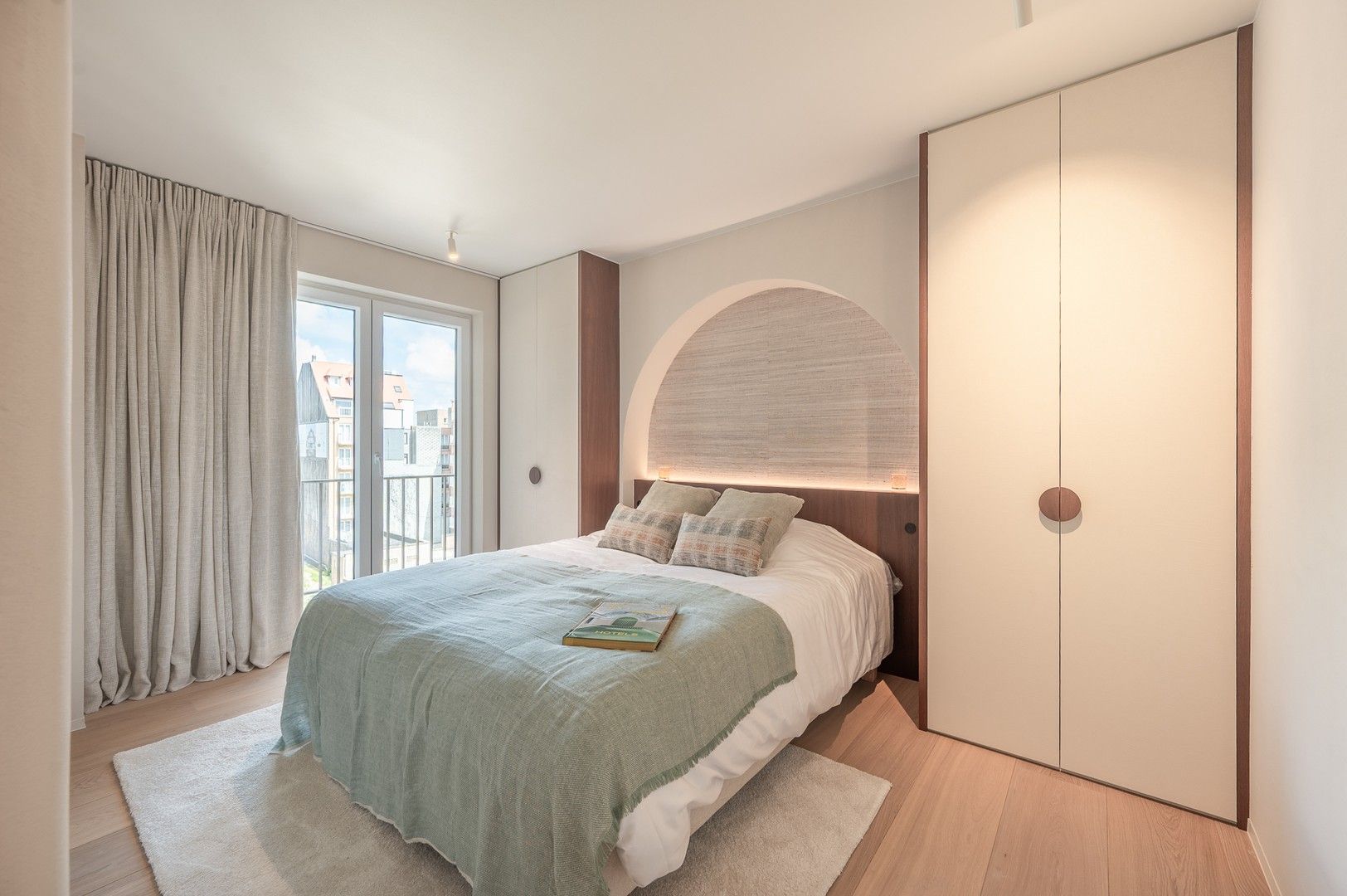 Fantastisch appartement met adembenemend zeezicht ideaal gelegen op de zeedijk in het Zoute. foto 11