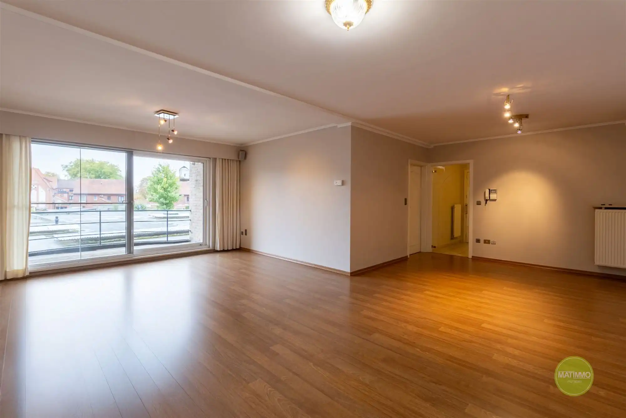 Ruim tweeslaapkamer appartement met terras en garage in Mol  foto 2