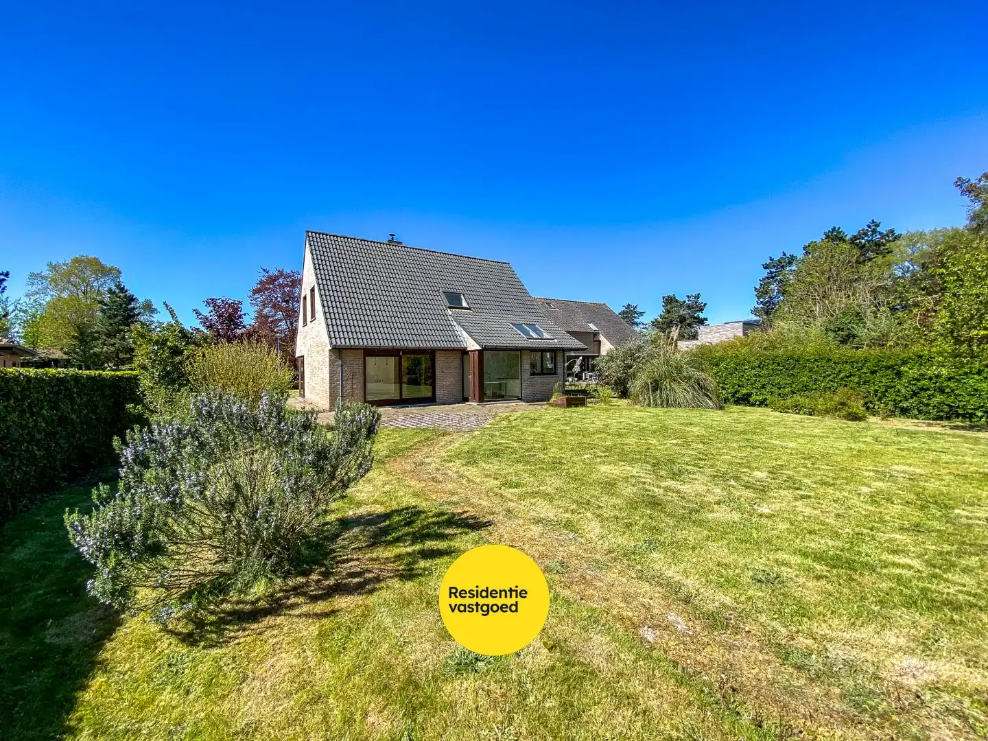 Ruime villa met 5 slaapkamers op 1082 m² te Oostduinkerke, gelegen vlakbij het natuurreservaat Hannecartbos. foto 3