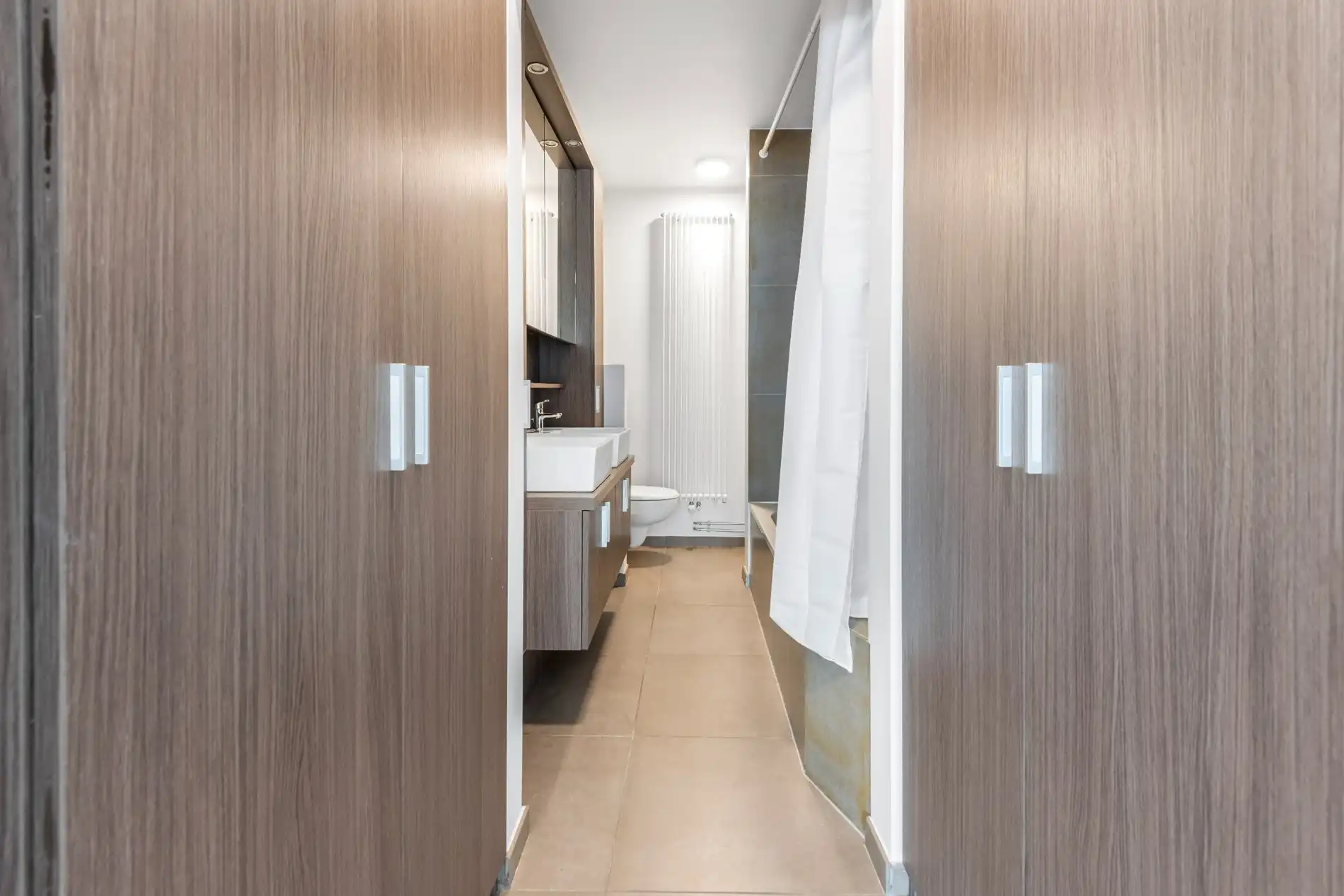 Mooi appartement met 3 slaapkamers op de ZEEDIJK in het Zoute tegen het Albertplein. foto 11