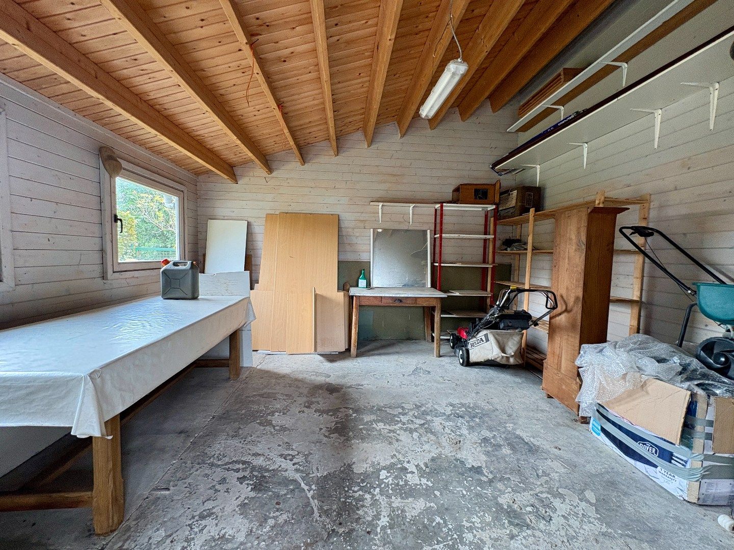 Alleenstaande woning met 4 slaapkamers, dubbele garage foto 12