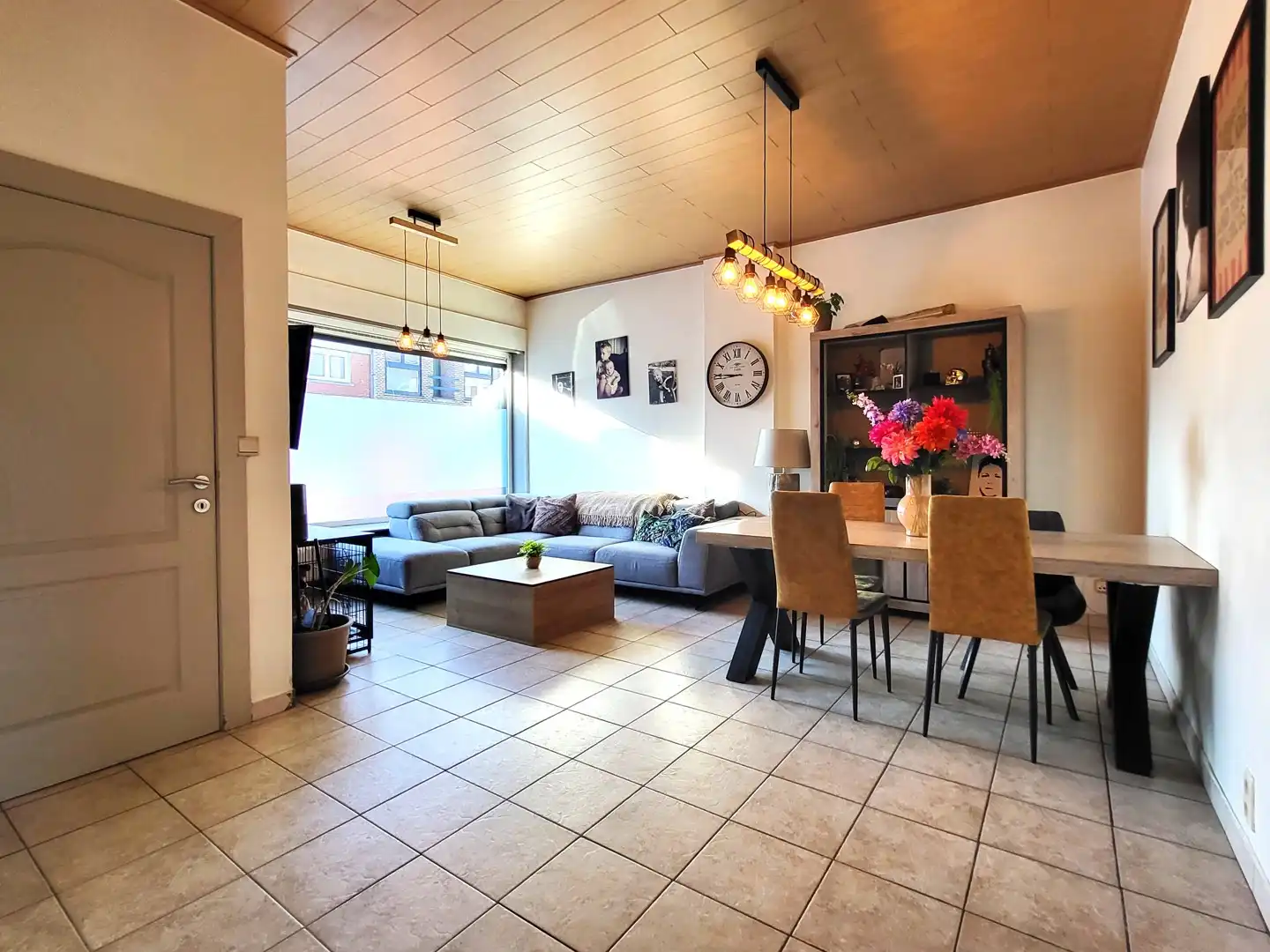 Verrassend ruime, instapklare woning met 3 slaapkamers en zuidger. tuinzone met terras. foto 8