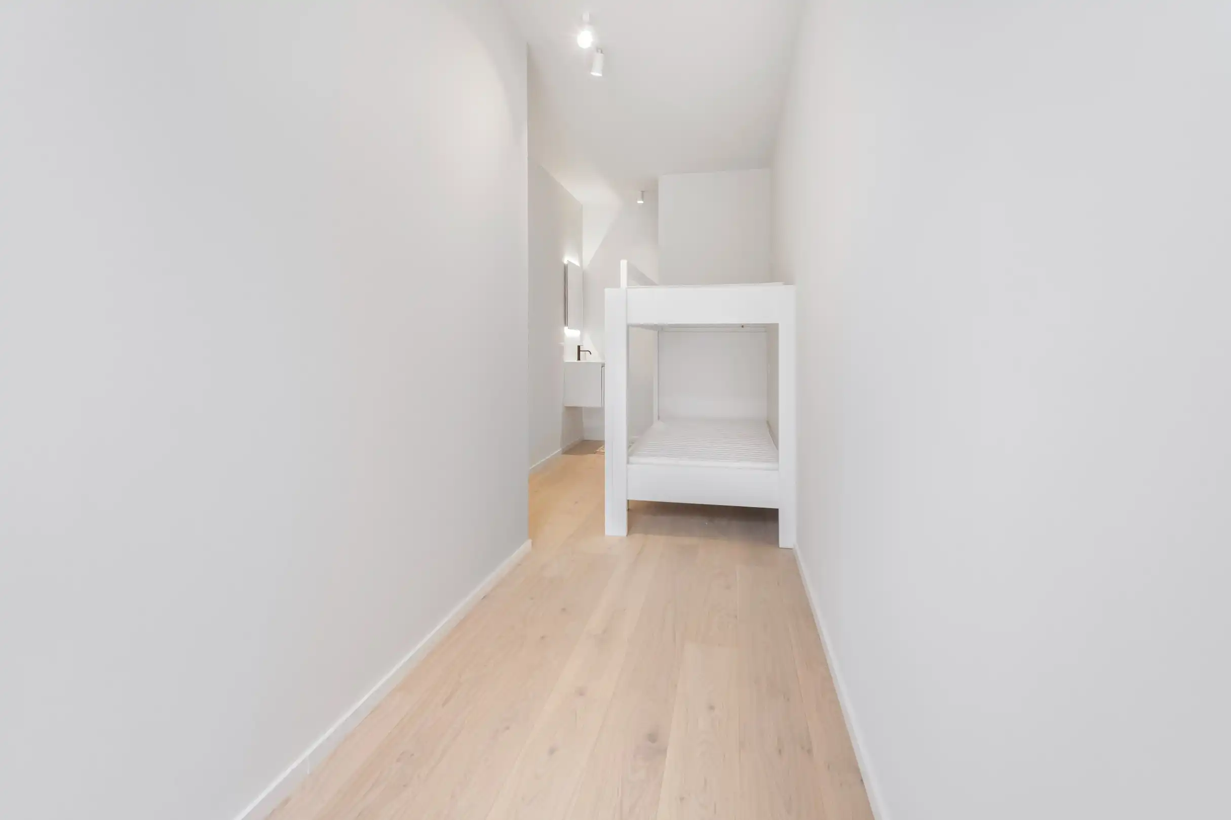 Nieuwbouw appartement, gelegen vlakbij de Lippenslaan en Duinenwater. foto 15