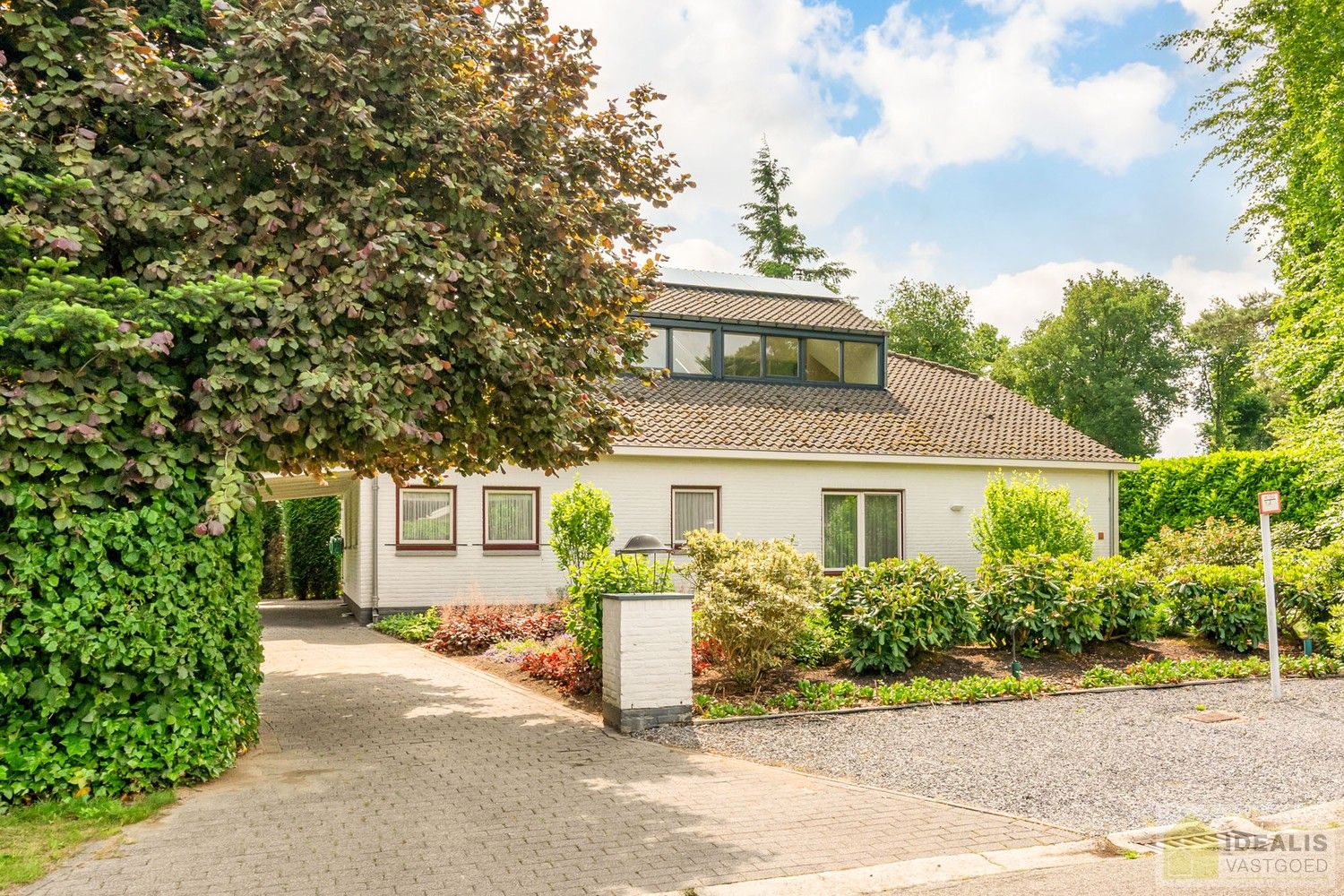 PERFECT ONDERHOUDEN VILLA OMRINGD DOOR PRACHTIGE TUIN OP UNIEKE EN GEGEERDE PLEK IN HARTJE ACHEL! foto 3