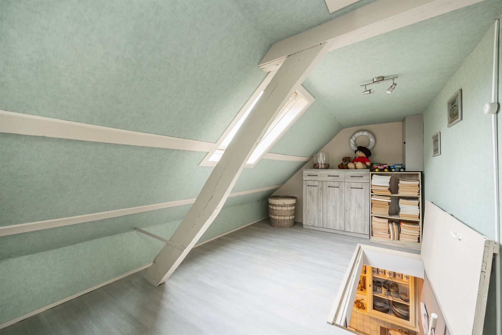 Knusse woning op den berg! Met tuin en garage! foto 13