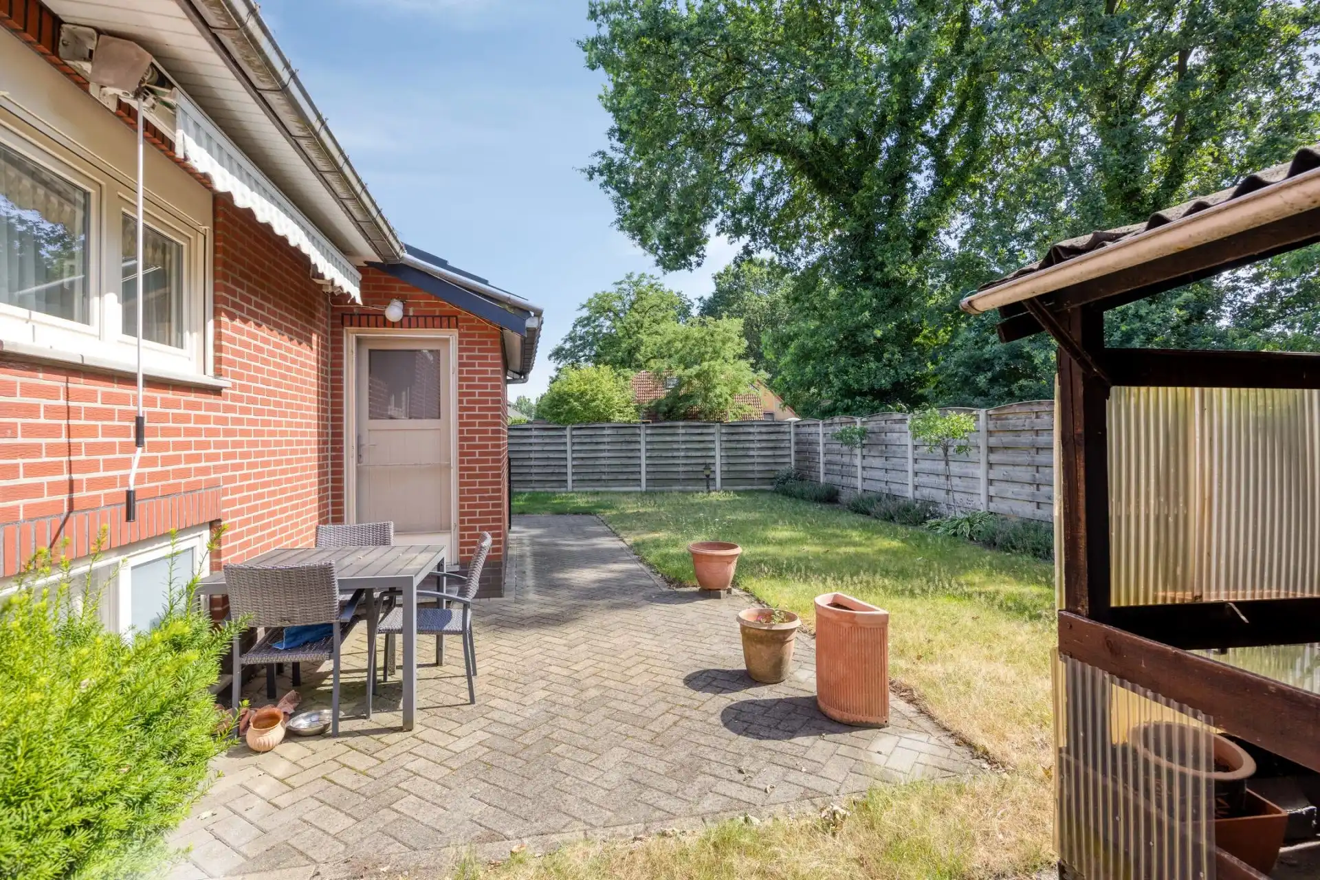 LICHTRIJKE SPLIT-LEVEL WONING MET 3 SLK'S OP HOEKPERCEEL VAN 8A13CA IN NEEROETEREN foto 11