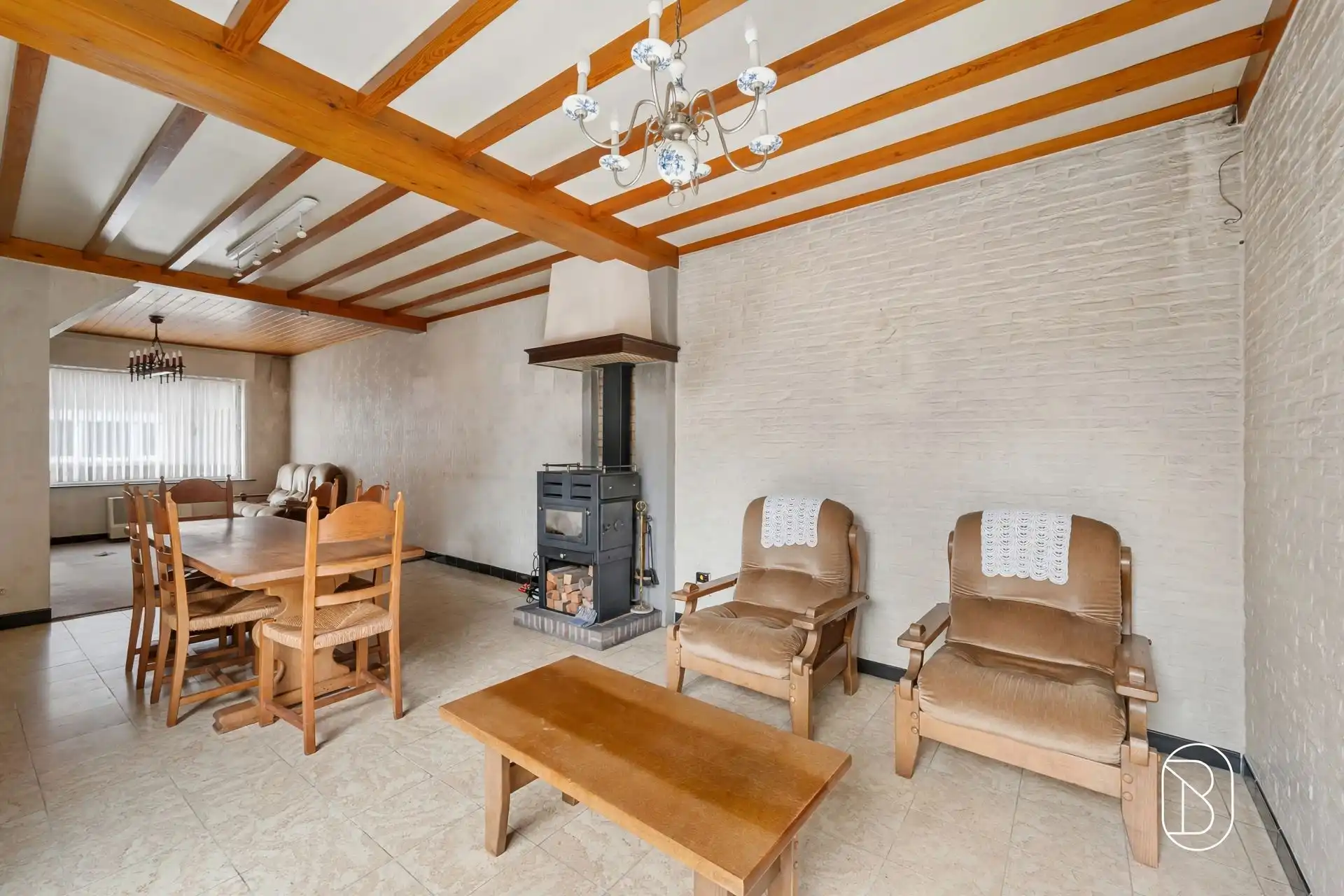 Te renoveren woning met 9 slpk, garage en tuin in Deerlijk foto 10