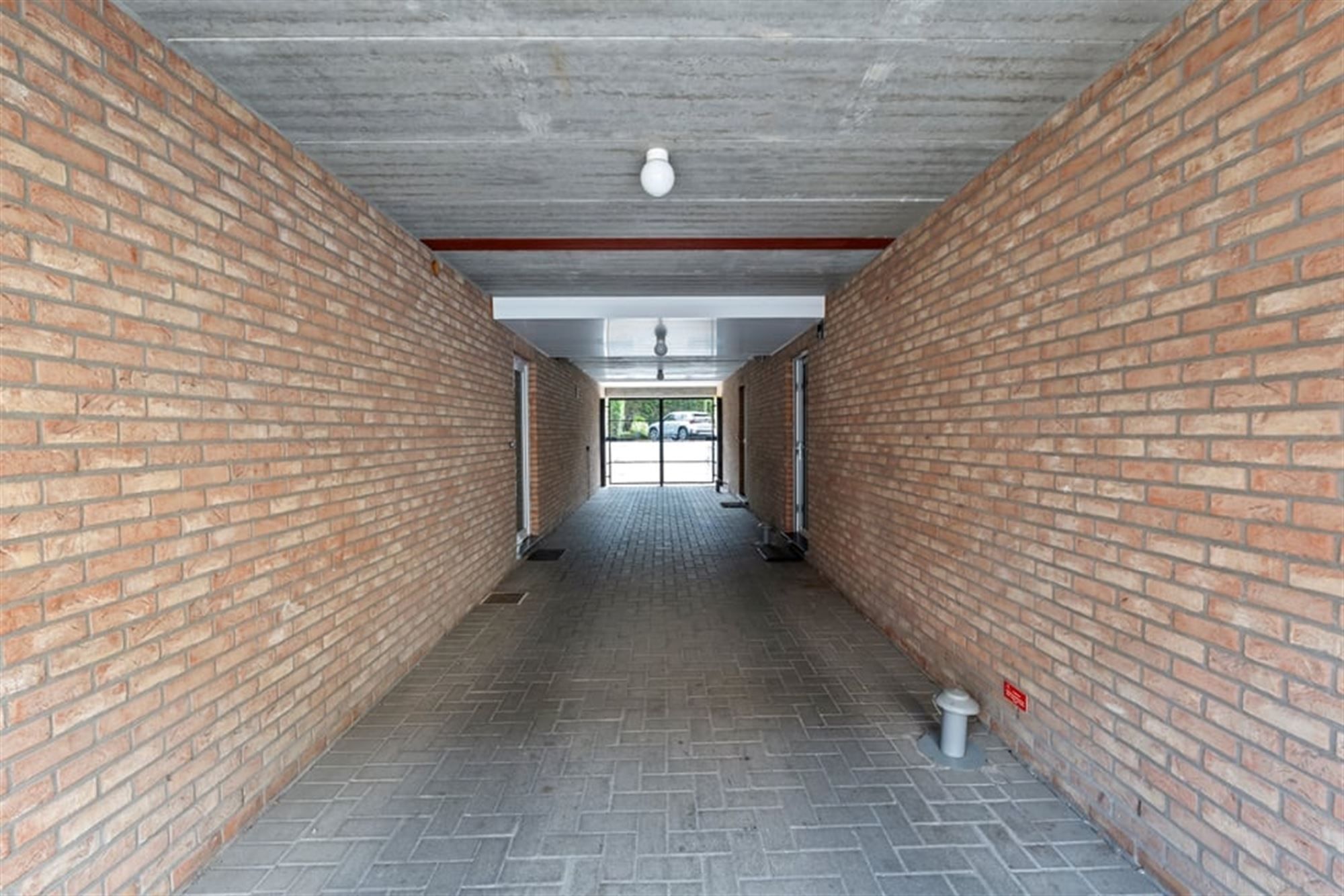 GEZELLIG 2 SLK APPARTEMENT MET STAANPLAATS IN HET CENTRUM VAN SINT-TRUIDEN  foto 29