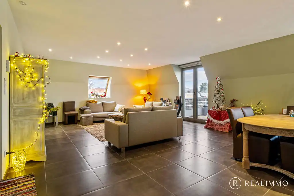 Luxueuze penthouse van 160 m² met 3 slaapkamers en parkting te Dottenijs! foto 3