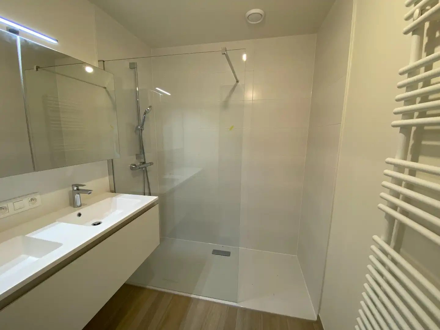 Luxueus gelijkvloers nieuwbouwappartement met 1 slaapkamer en autostaanplaats  foto 10