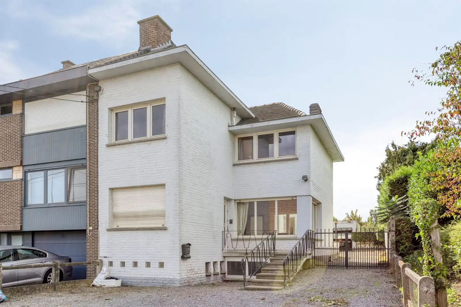 Drie-gevelwoning te Halle foto 2