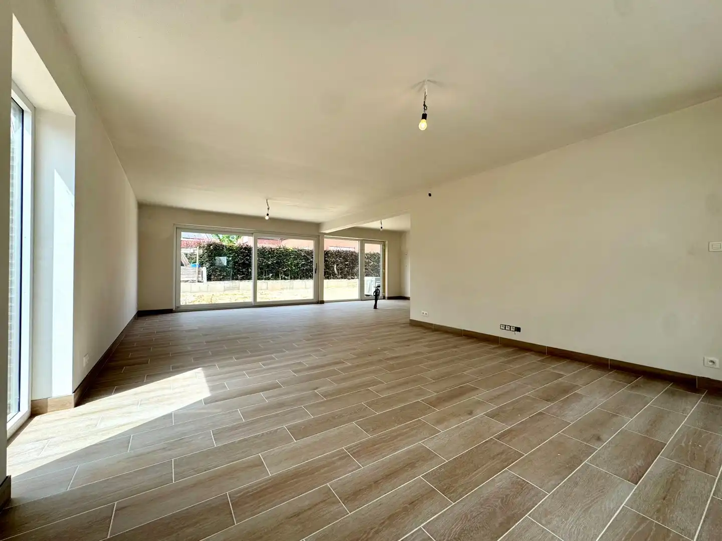 Nieuwbouwwoning in doodlopende straat, vlakbij centrum Deerlijk foto 5