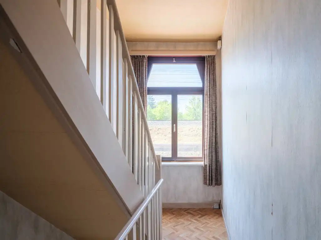 Te renoveren woning met groot potentieel en karaktervolle gevel nabij Station Gent-Sint-Pieters foto 4