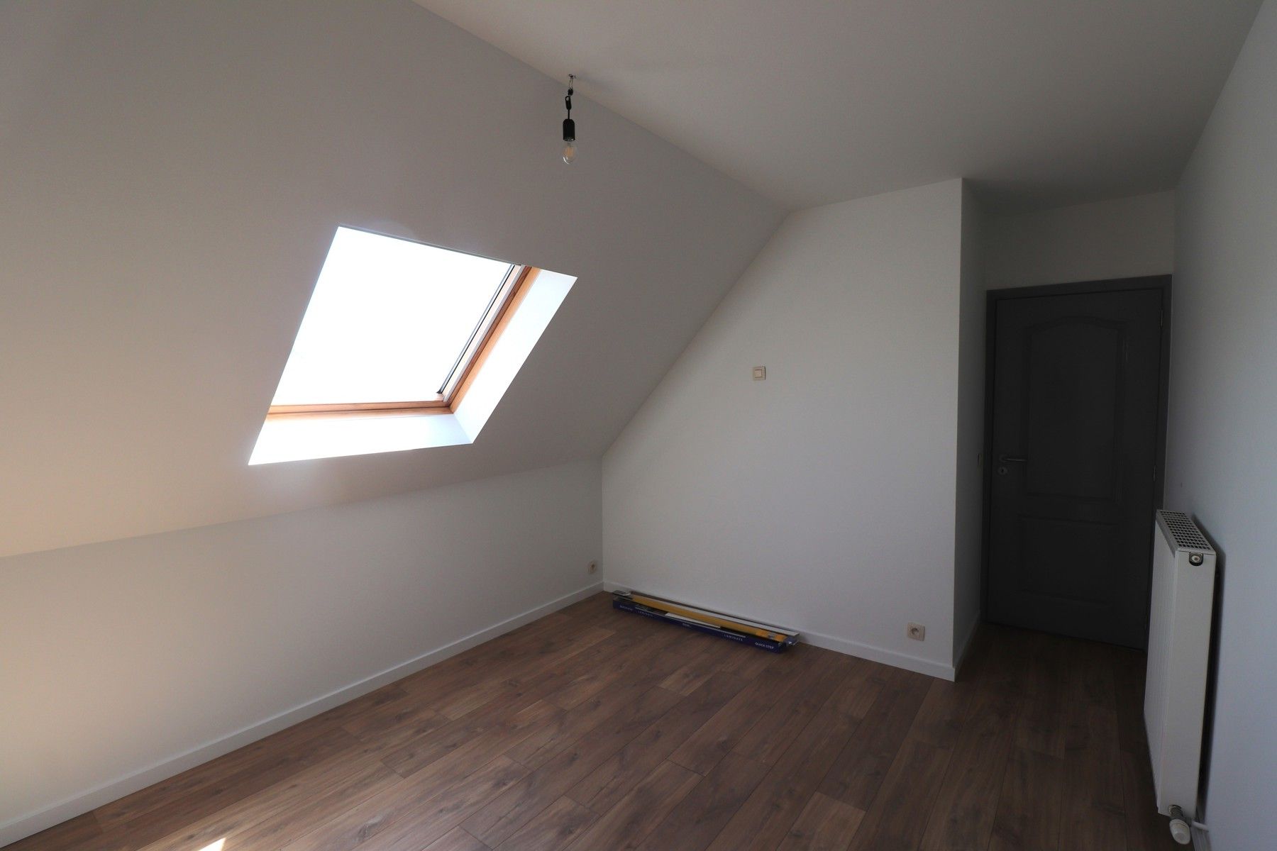 Een appartement op de derde verdieping links met 3 slaapkamers, terras en autostaanplaats. foto 9