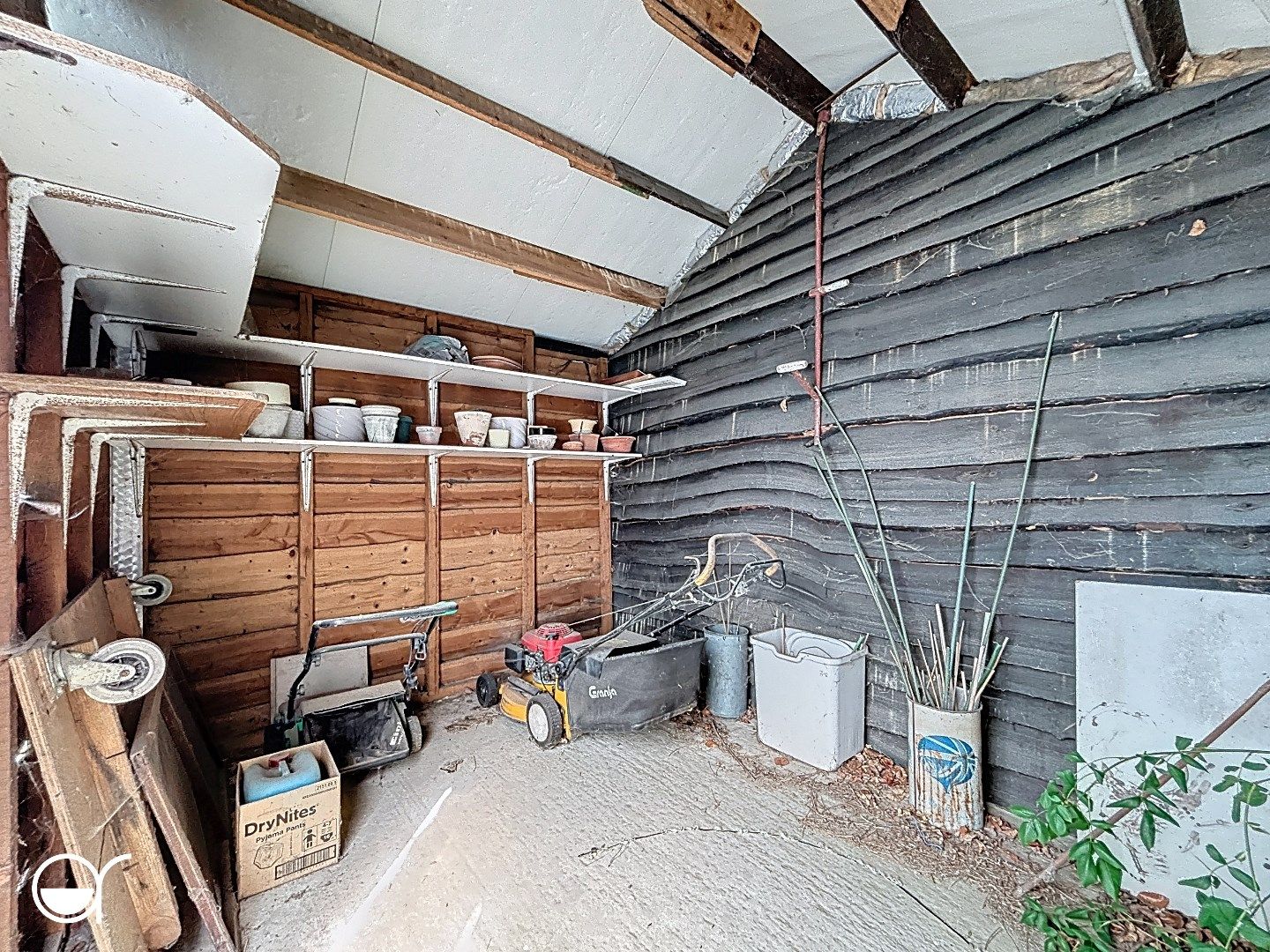 Rustig gelegen bungalow met tuin en 2 garages in Vosselare foto 18