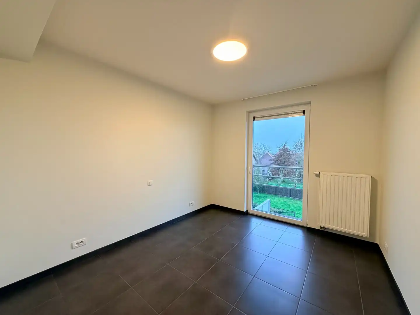 Instapklaar 2-slaapkamerappartement en terras op wandelafstand van centrum Tielt! foto 7