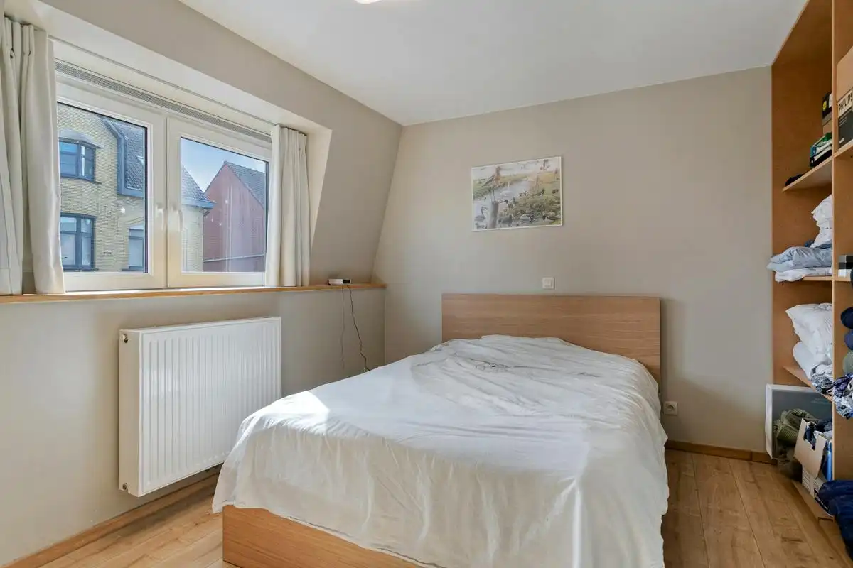 Instapklaar huis te koop met 2 slaapkamers in de Ieperstraat in Poperinge foto 9