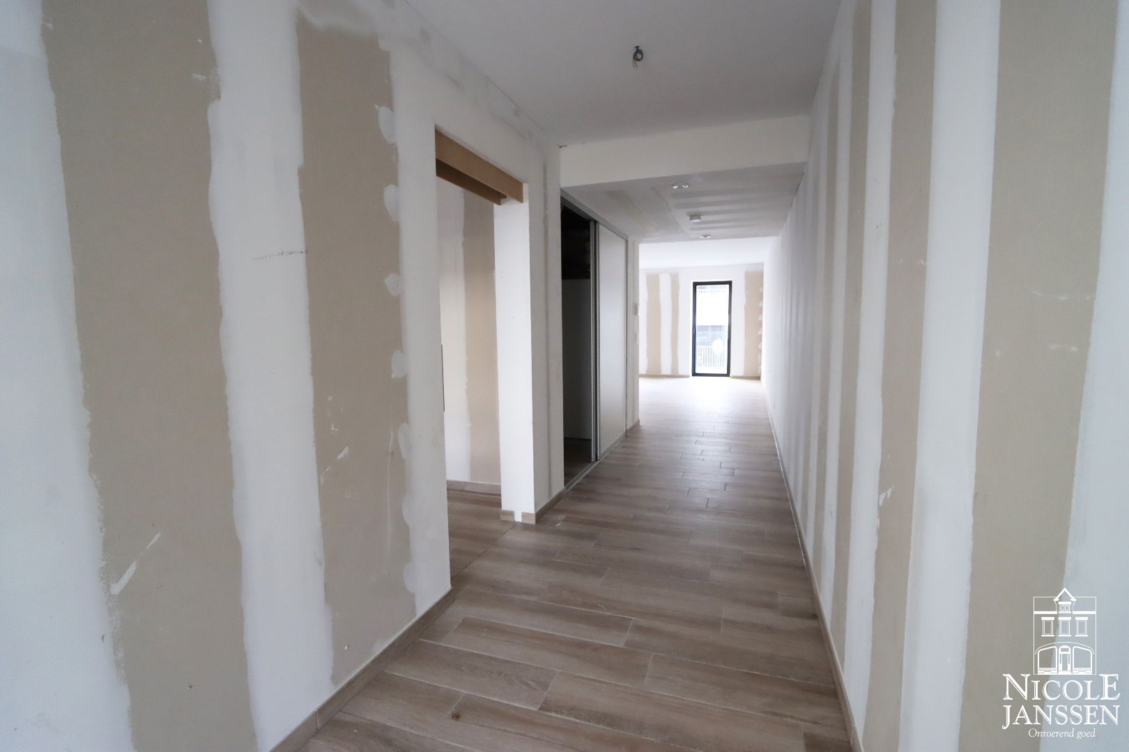 Nieuwbouwappartement van 83,19m² met één slaapkamer foto 2