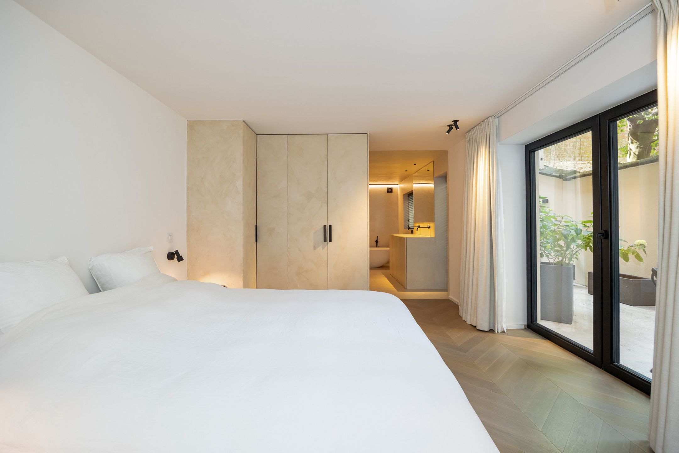 ANTWERPEN-ZUID - Appartement op het mooiste pleintje van het Zuid foto 12