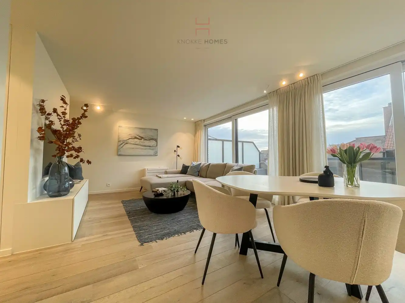 Volledig gerenoveerd penthouse in nabijheid van de zeedijk met schitterende terrassen foto {{pictureIndex}}