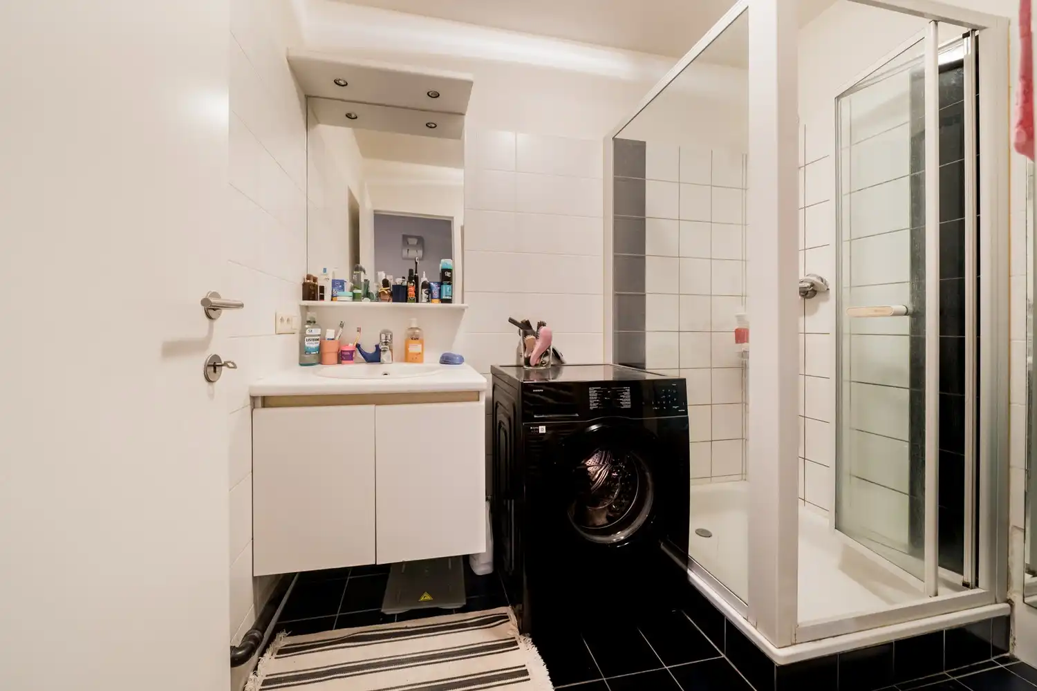 Ruim appartement op strategische locatie met veel lichtinval foto 14