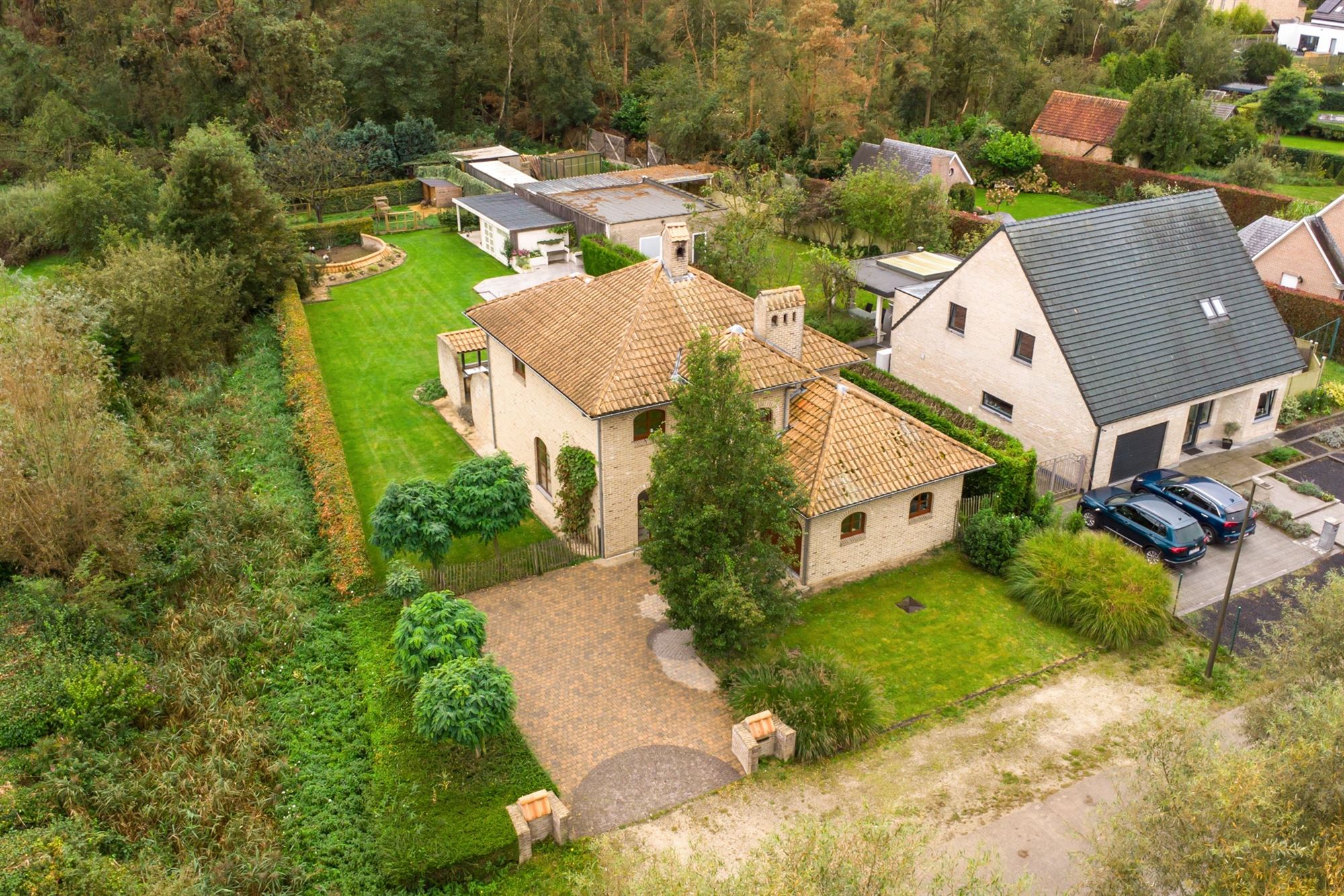 Prachtige villa met 4 slaapkamers en tuin te Heffen foto 2