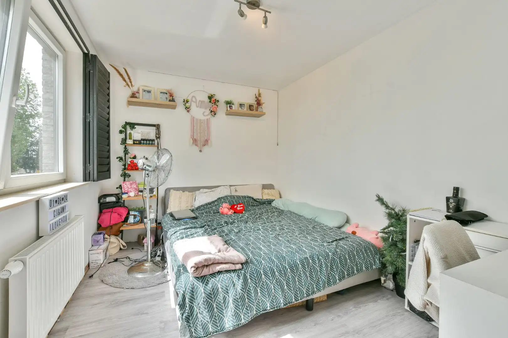 Moderne en energiezuinige halfopen bebouwing (2020) met 4 slaapkamers in Vosseslag, De Haan foto 9