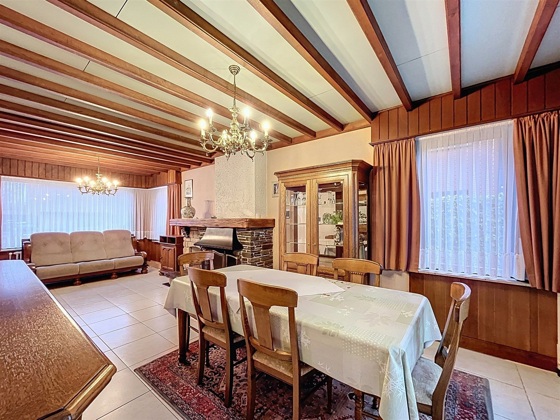 Halfopen bebouwing met 3 slpk & garage op een perceel van 428 m² foto 4