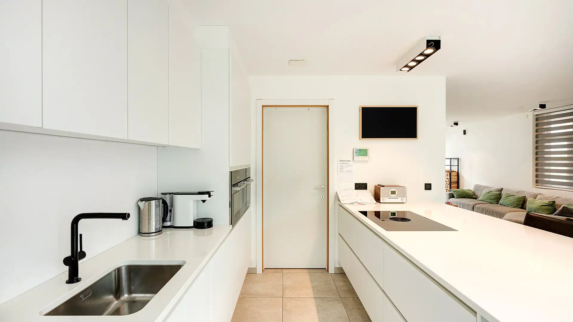 Recente woning met parking en tuin te Moerkerke-Damme foto 10