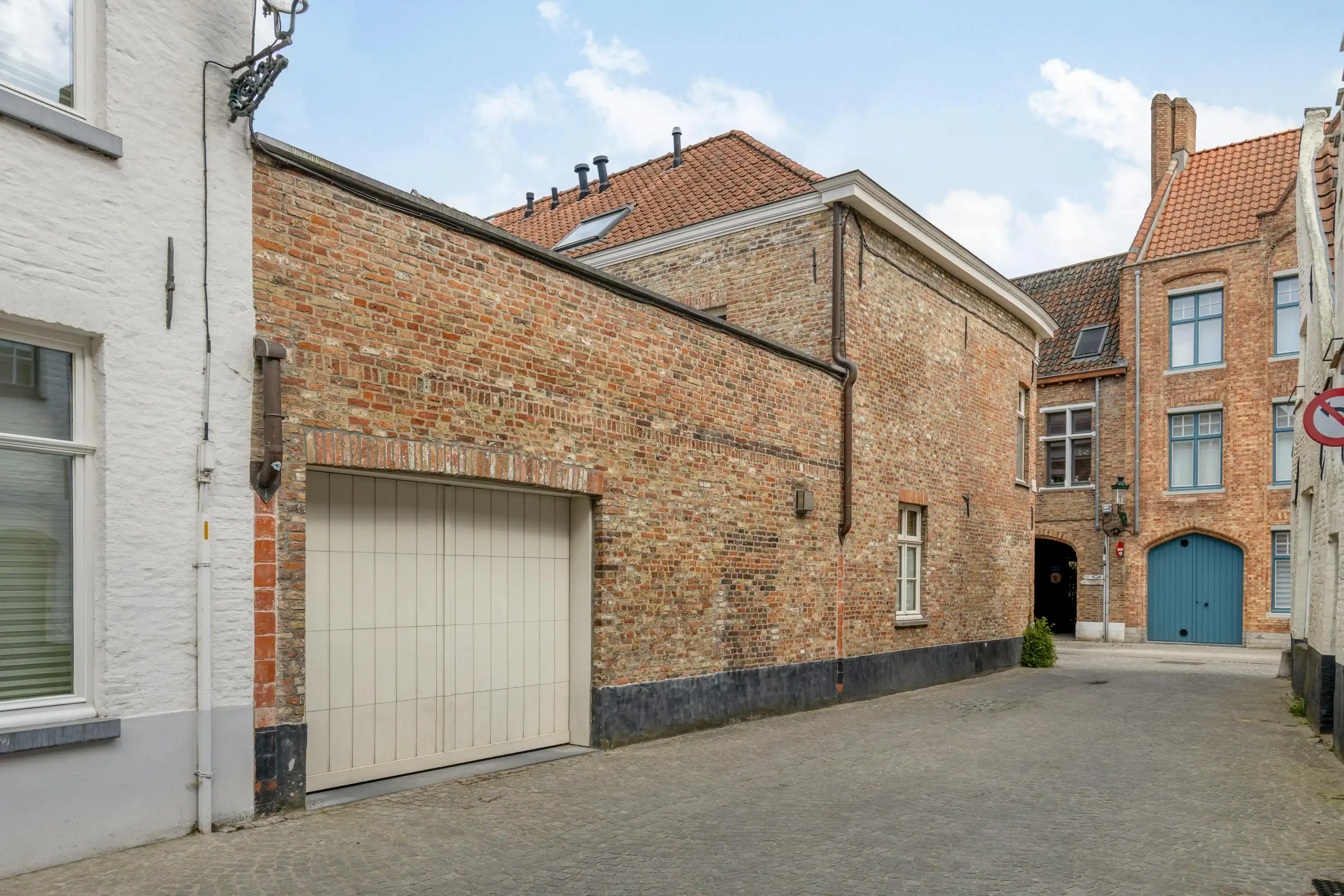 Charmant, instapklare herenhuis (°2007) op toplocatie in Brugge foto 10