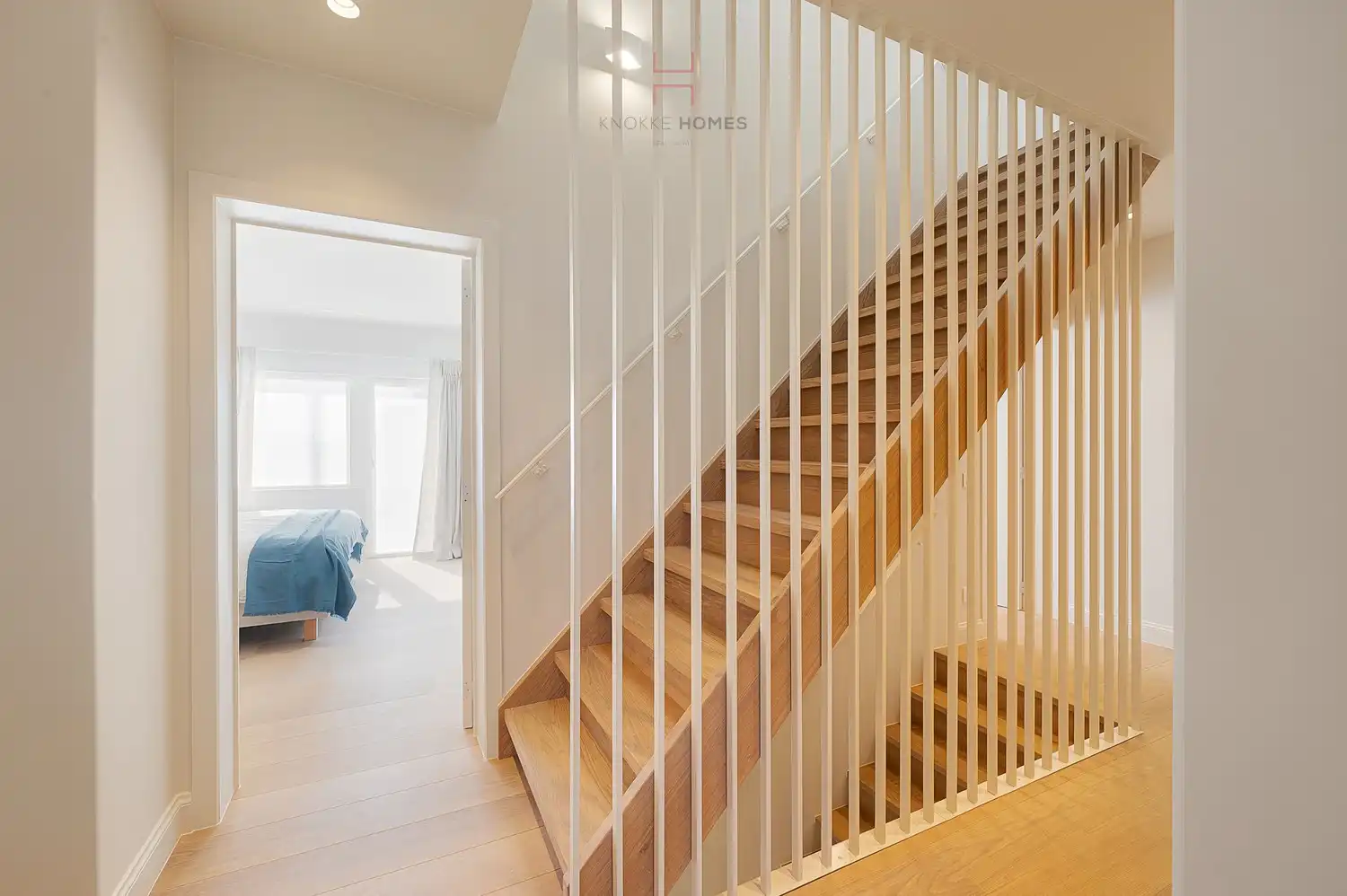 Uitzonderlijk gerenoveerde koppelvilla op topligging in Duinbergen foto 30