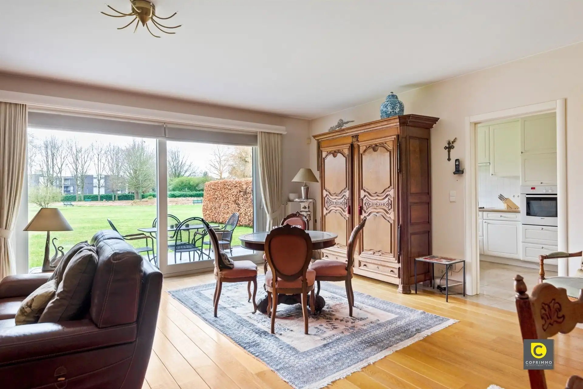 Stijlvol en ruim 2 slaapkamerappartement in Hoveveld foto 2