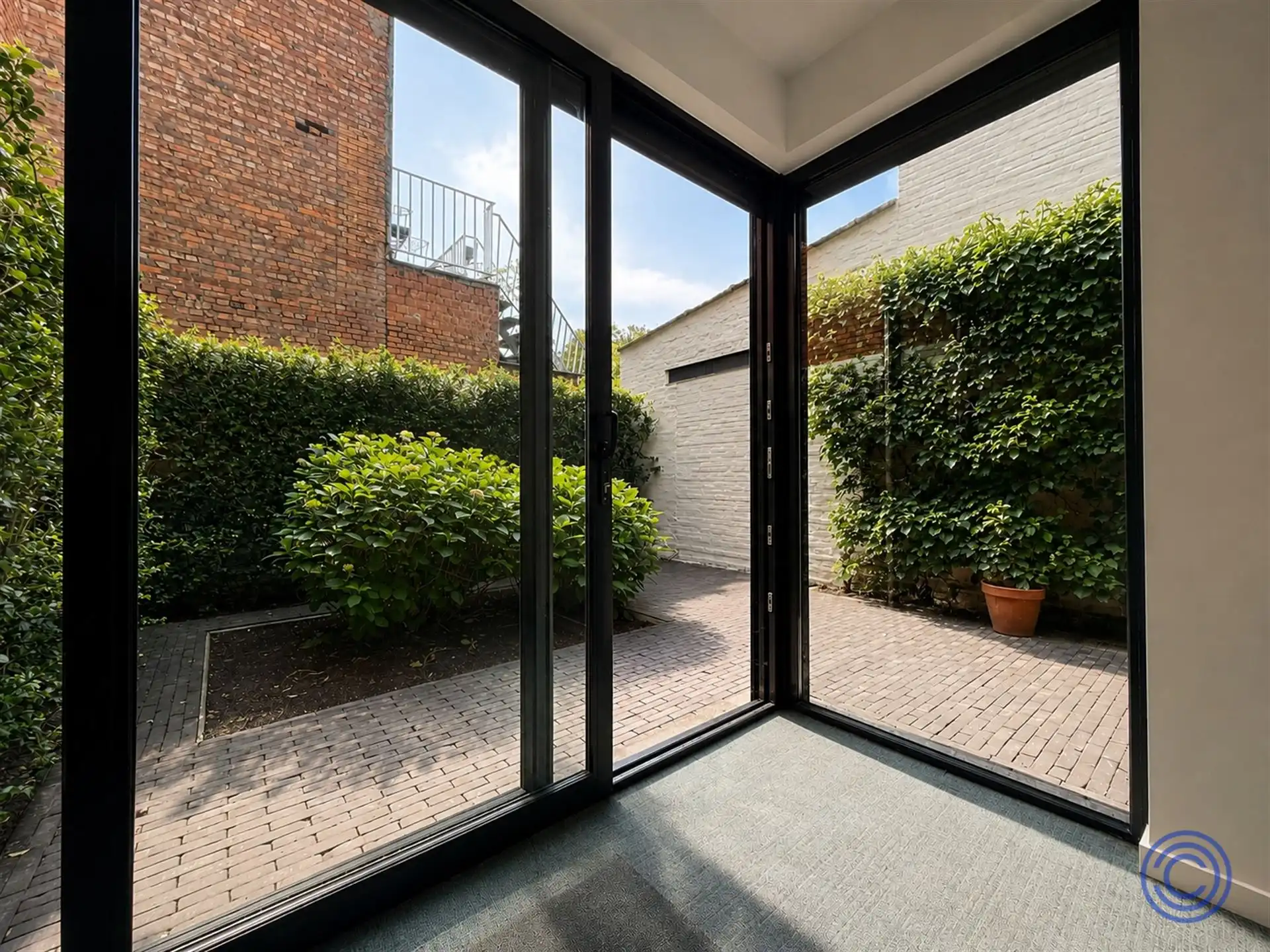 Statig, gerenoveerd herenhuis met 3 ruime slaapkamers en stadstuin! foto 5