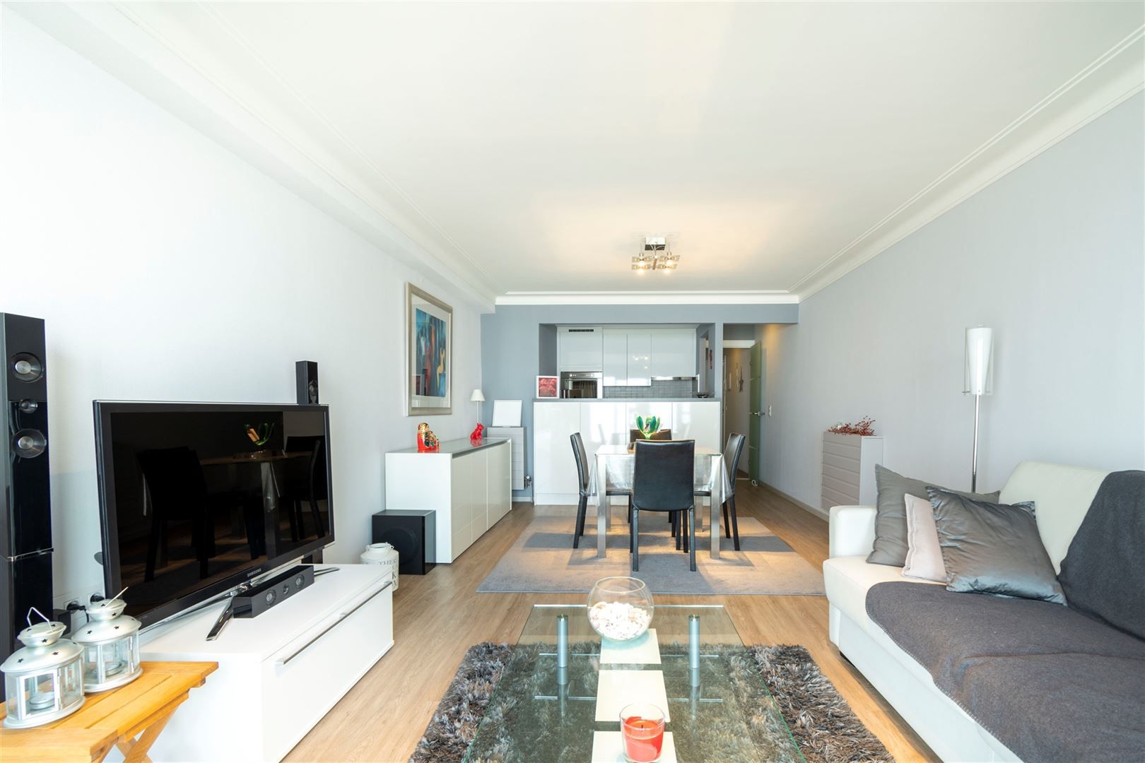 appartement foto {{pictureIndex}}