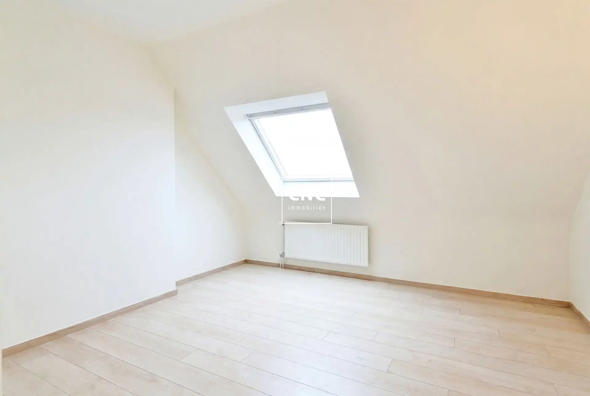 Lichtrijk triplexappartement met 4 slaapkamers en terrassen foto 12