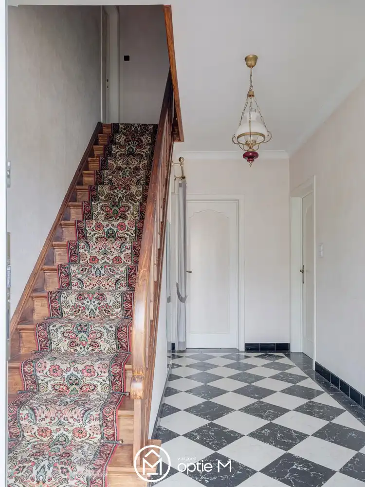 Charmante woning te koop in Bilzen-Hoeselt – verrassend ruim en met veel potentieel foto 11