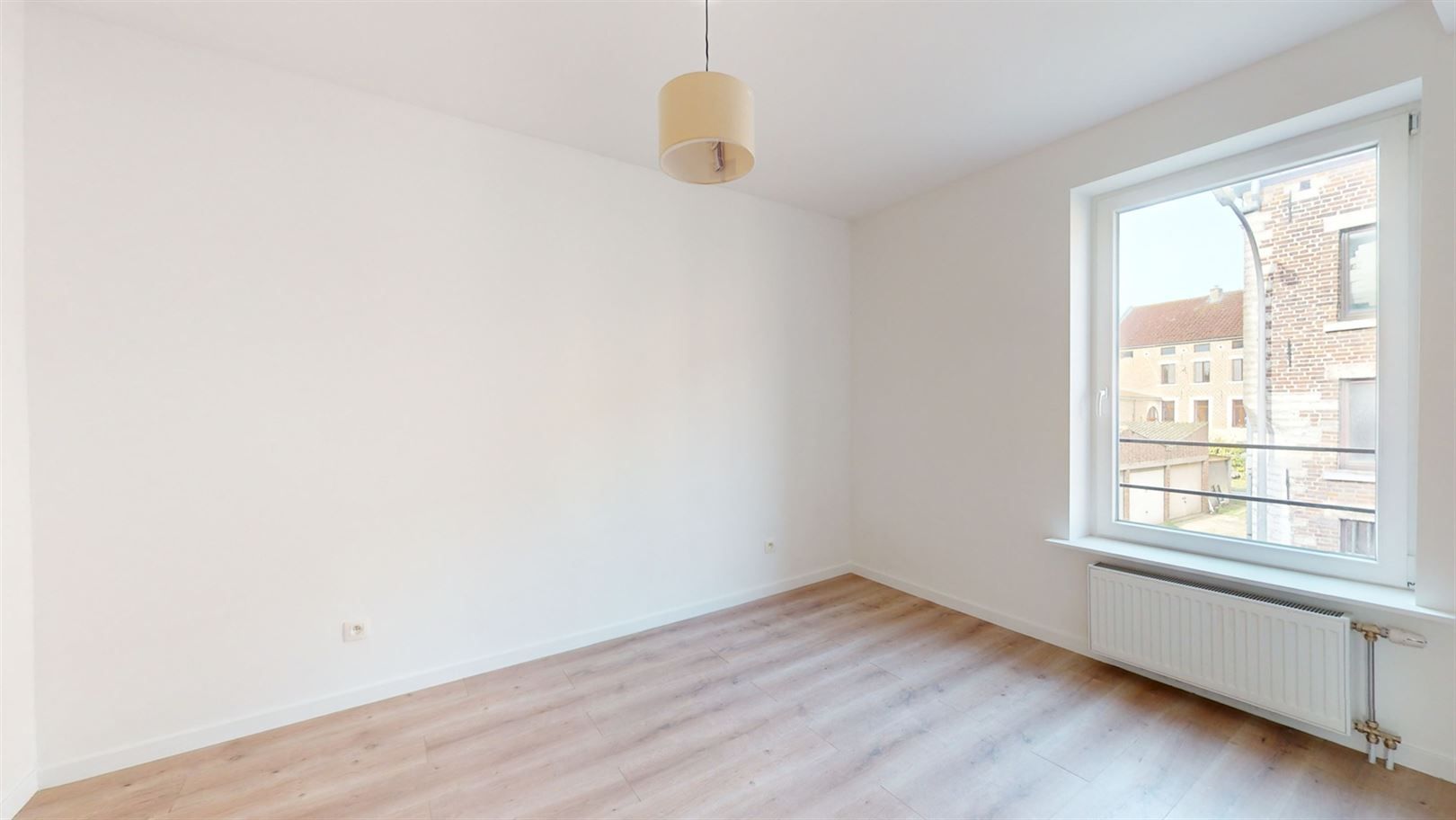 Instapklare gerenoveerde woning foto 10