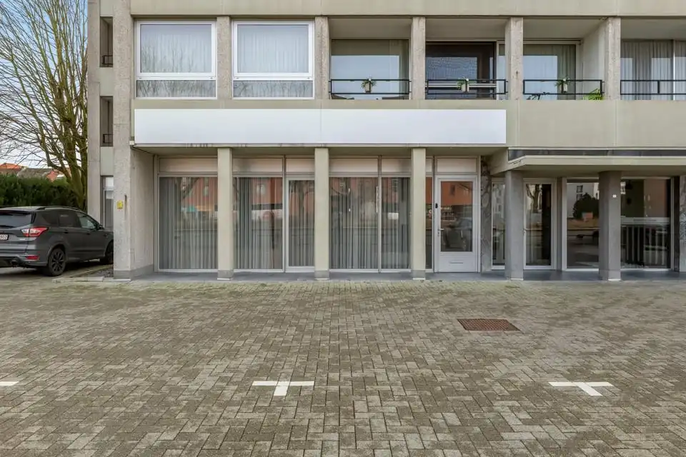 RUIME KANTOORRUIMTE VLAKBIJ HET CENTRUM VAN SINT-TRUIDEN foto 4