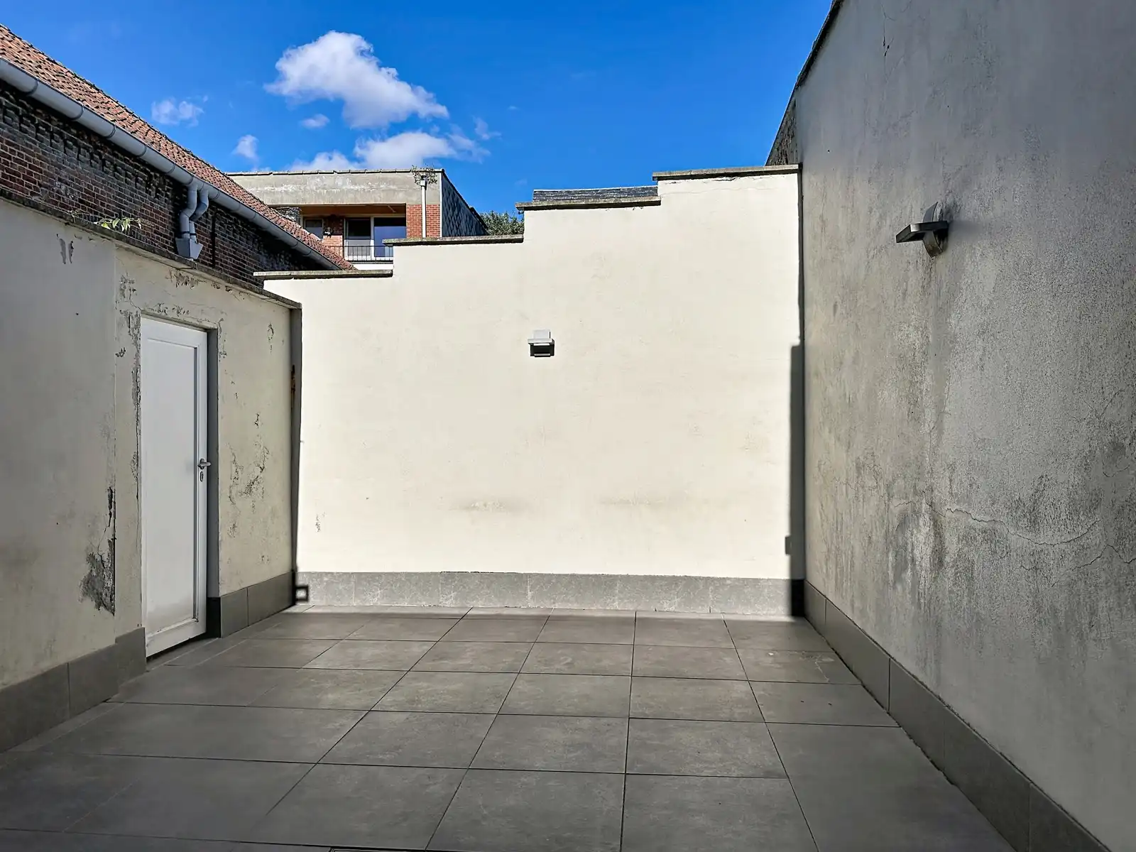 Instapklare, gerenoveerde woning met gezellige koer in hartje Niel! foto 34