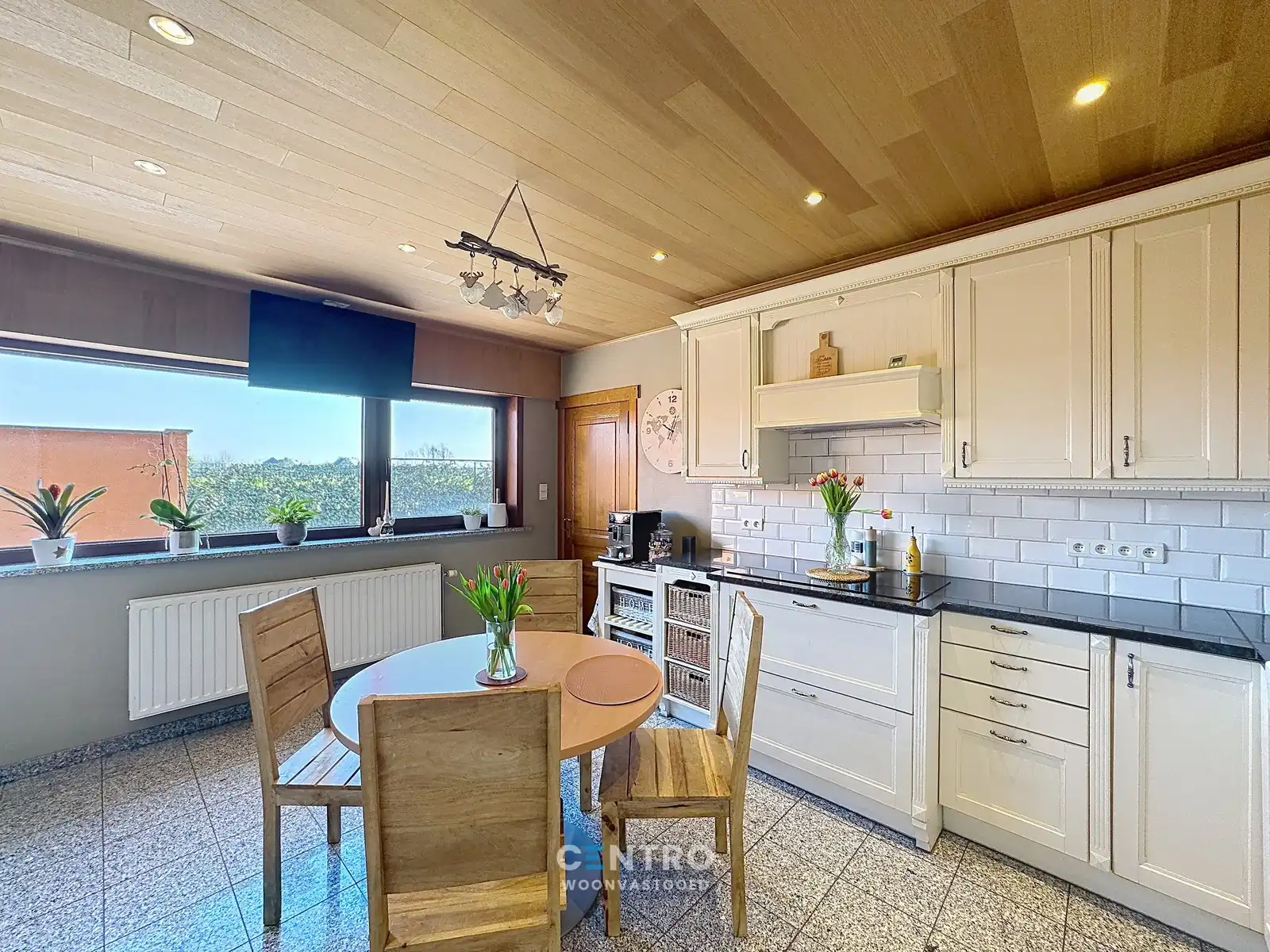 Woning met magazijn op interessante ligging te Gistel! foto 7