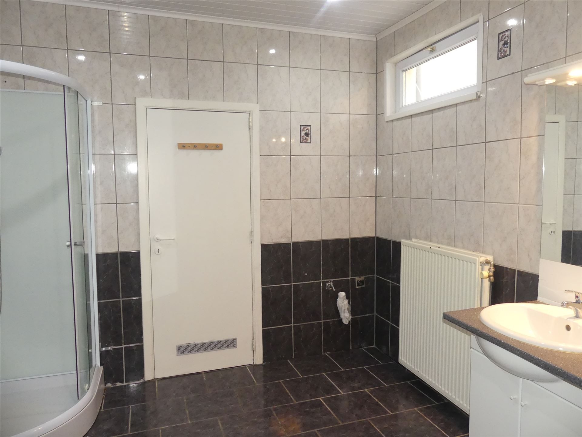 Opbrengstwoning bestaande uit 2 appartementen! foto 8