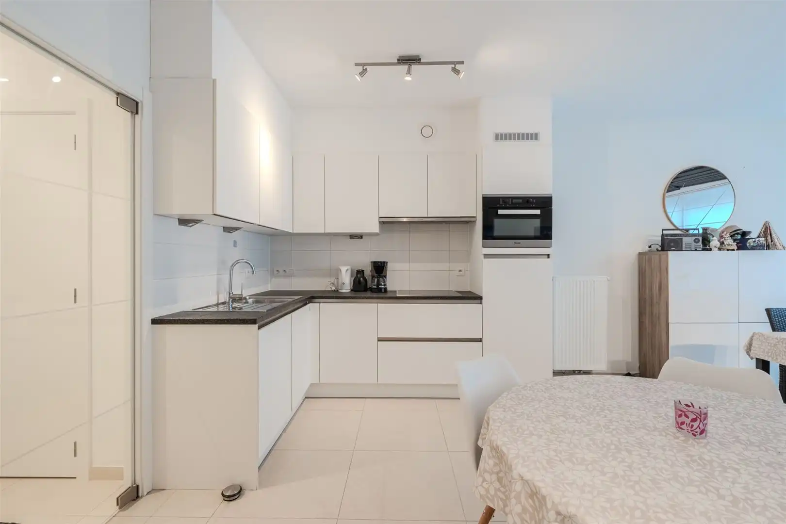 1 slaapkamer appartement in recent gebouw foto 5