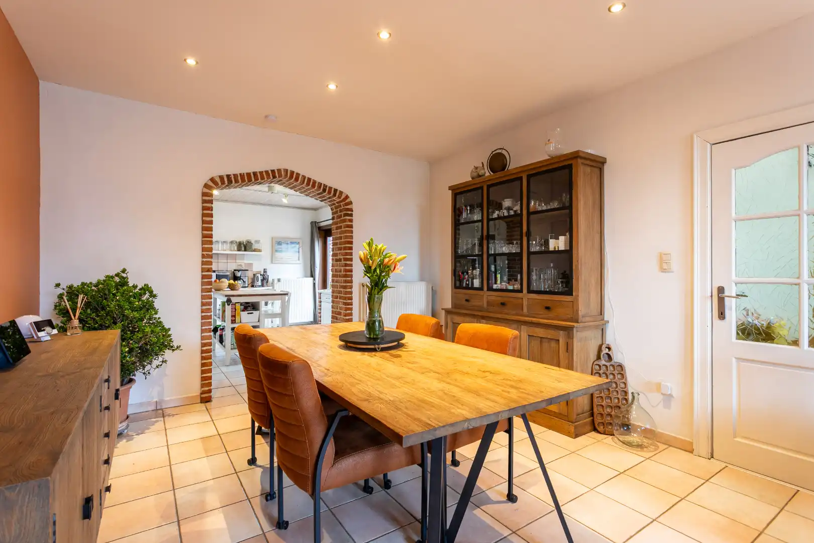 Instapklare driegevelwoning met 3 slpk te Lembeek foto 8