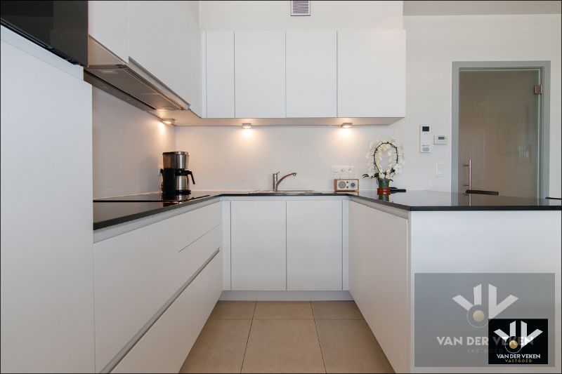 ZEER MOOI AFGEWERKT 2-SPLKAPP IN RESIDENTIE ZUIDZICHT foto 11