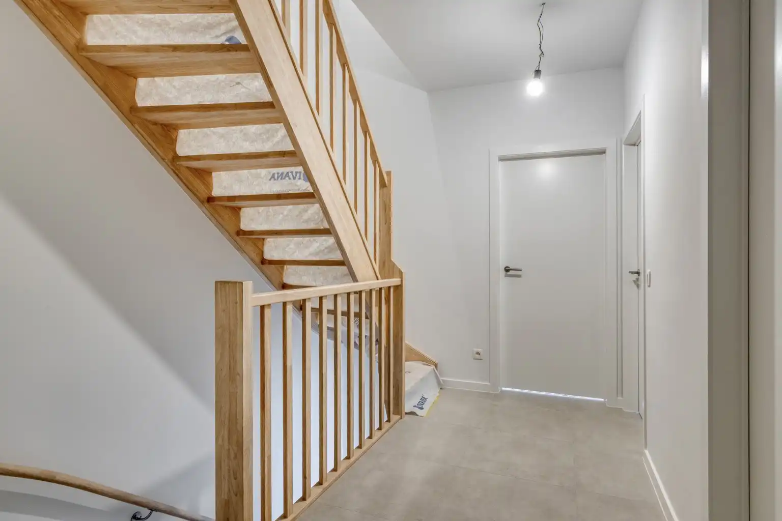 Instapklare kijkwoning te koop in Woonerf Hulstbos, Arendonk foto 9