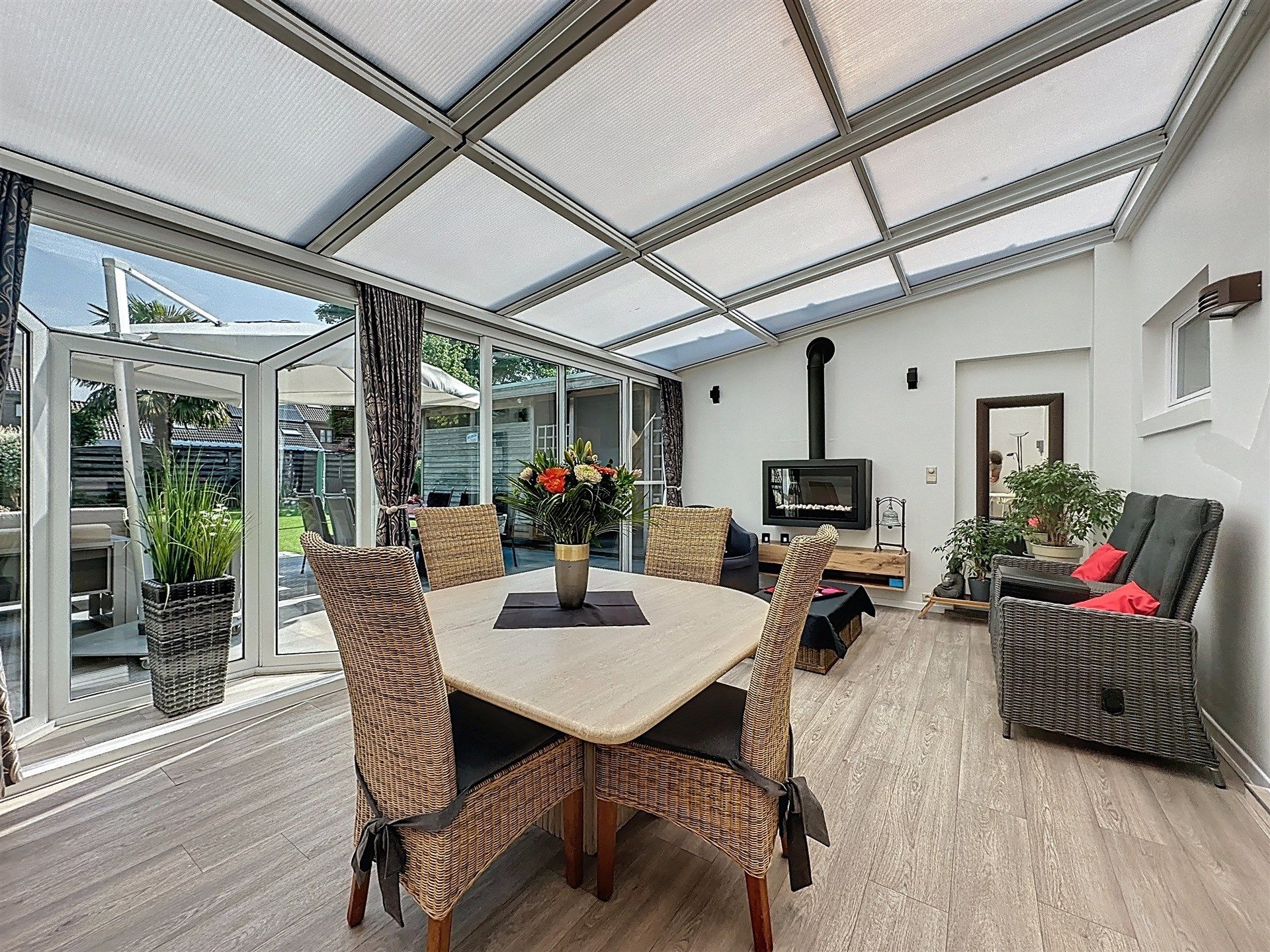 Rustig gelegen, instapklare, half open bebouwing met 5 slaapkamers, garage op perceel van 465m²! foto 7